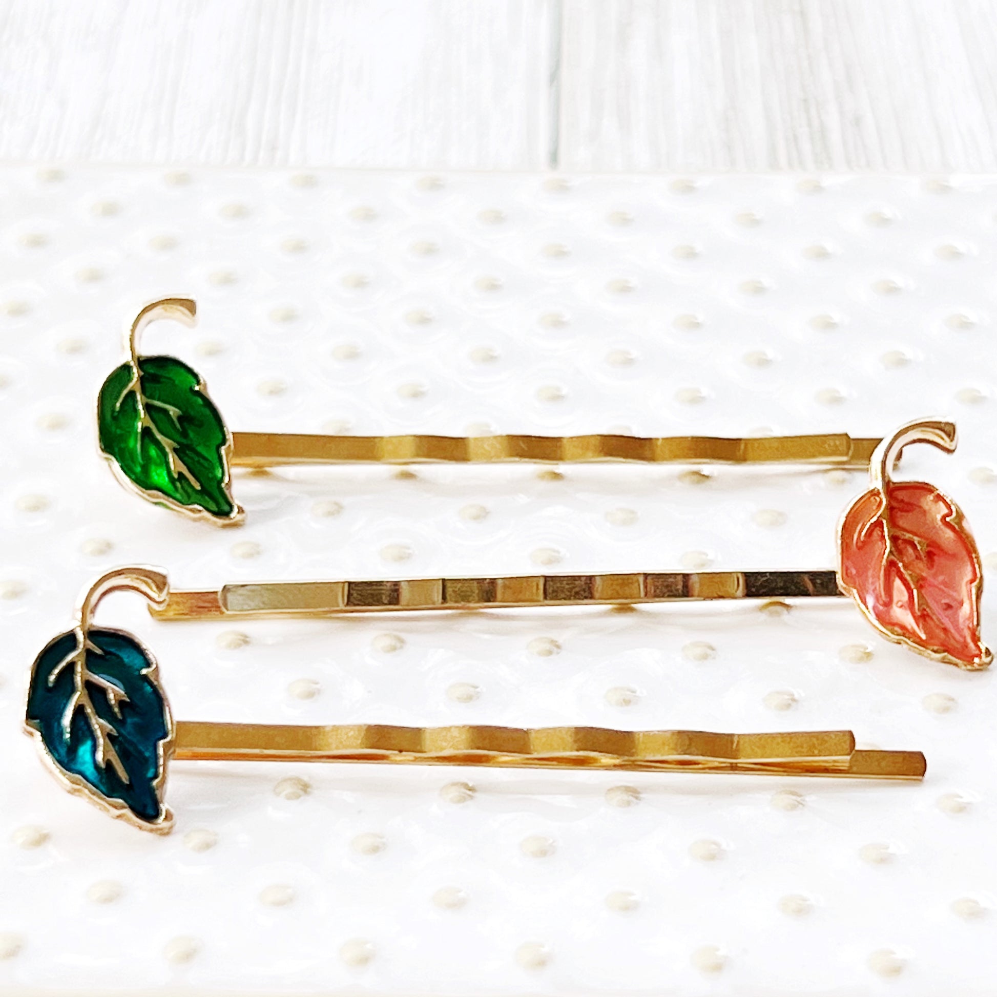 Enamel Leaf Hair Pin Trio – 3-Piece Autumn Hair Clip Set in Fall Colors