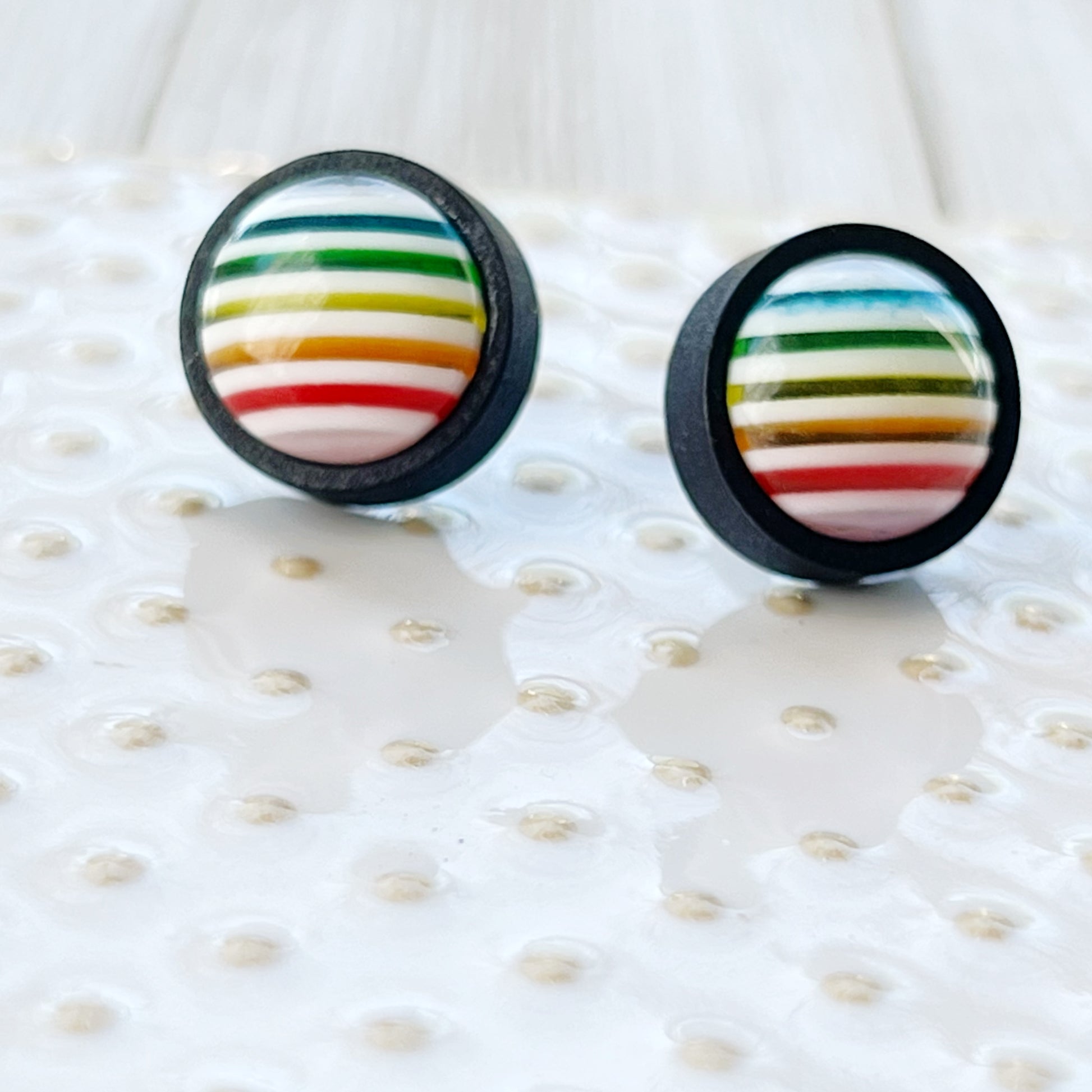 Rainbow Stripe Stud Earrings – Bold Multicolor Round Jewelry in Black Wood