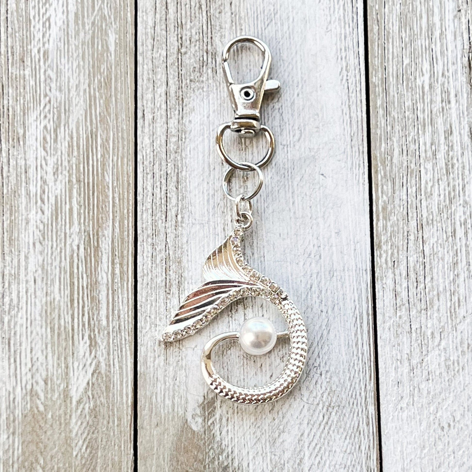 Mermaid Tail Purse Charm – Silver Ocean-Inspired Keychain with Pearl & Rhinestones