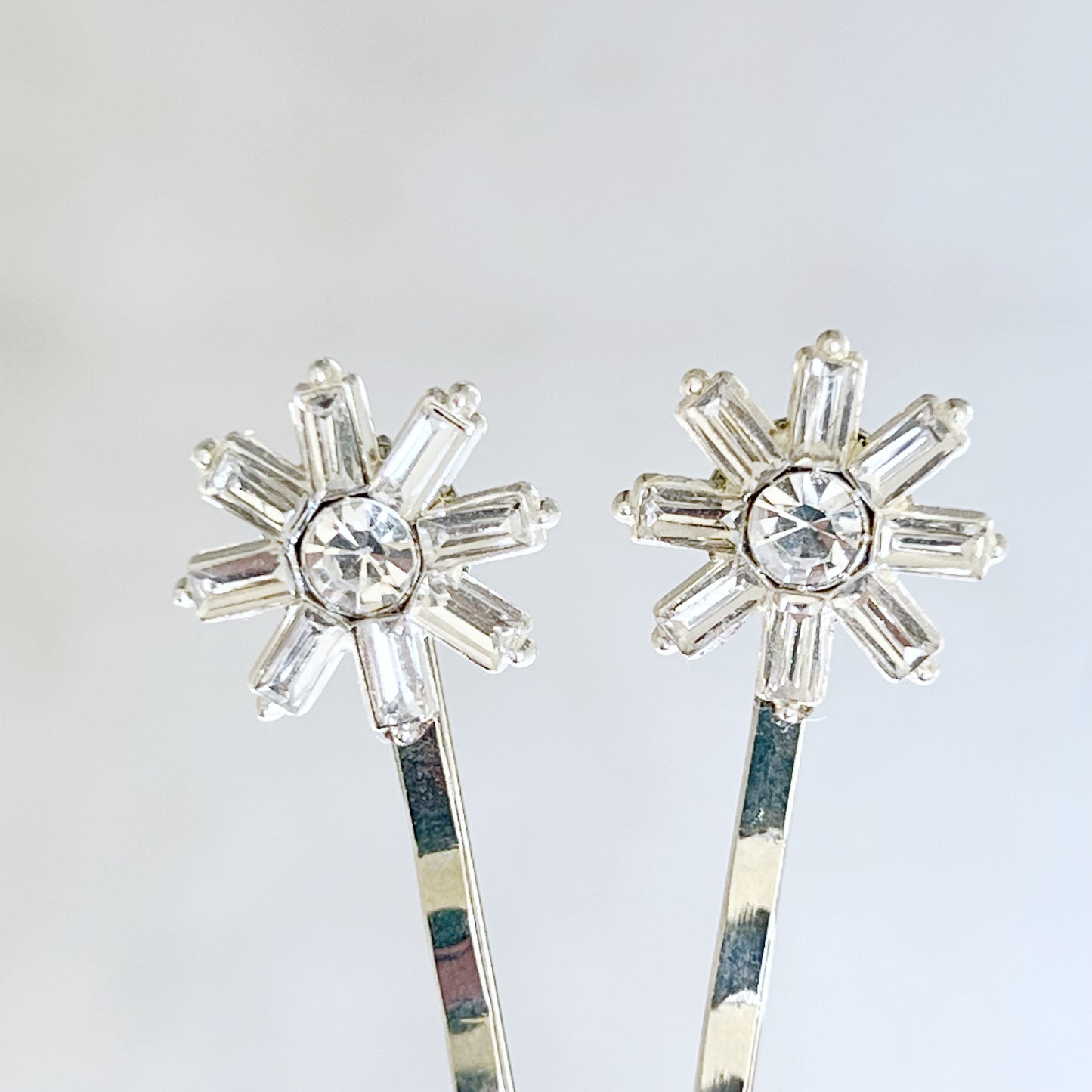 Crystal Snowflake Hair Pins – Elegant Silver Winter Hair Clips Set of 2