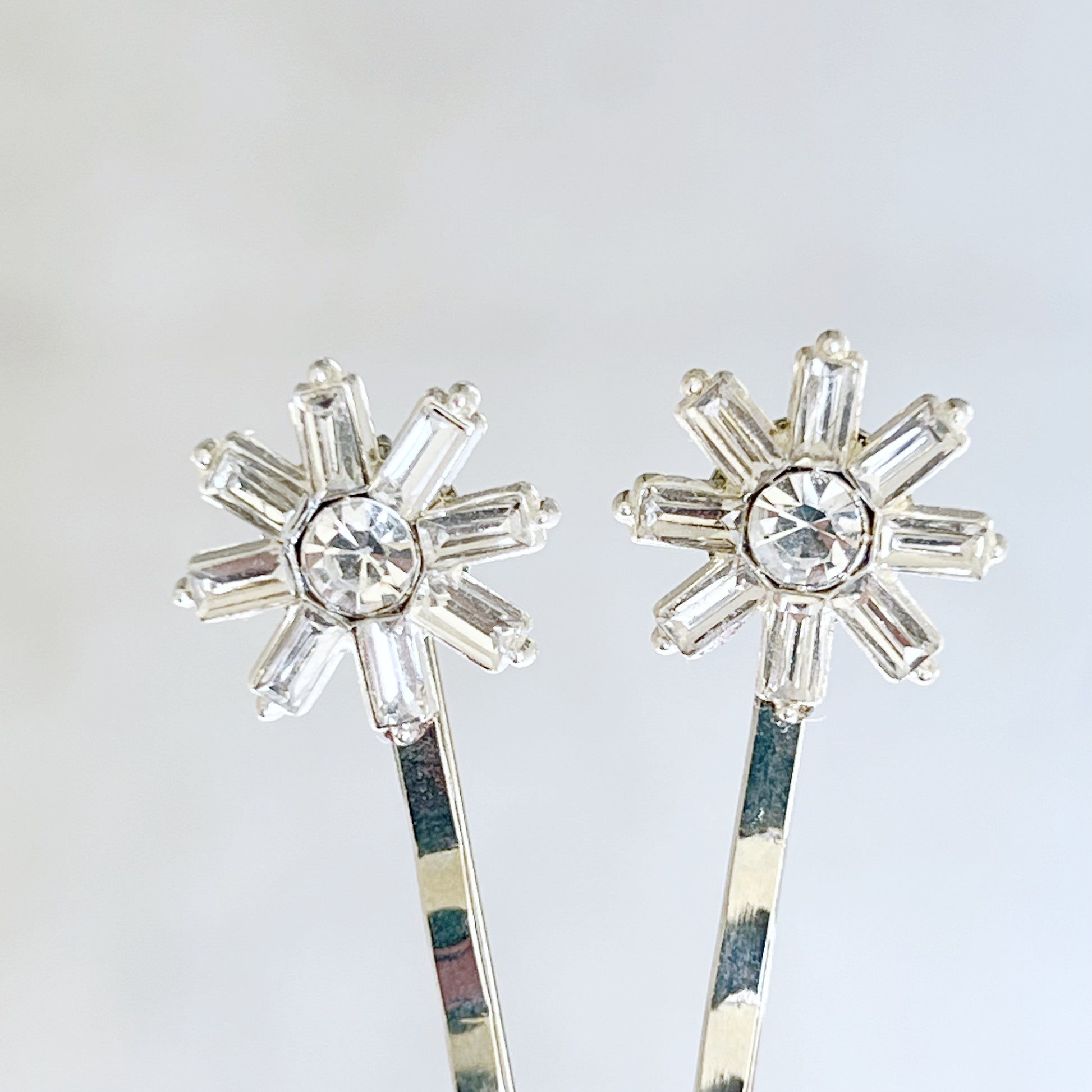 Crystal Snowflake Hair Pins – Elegant Silver Winter Hair Clips Set of 2