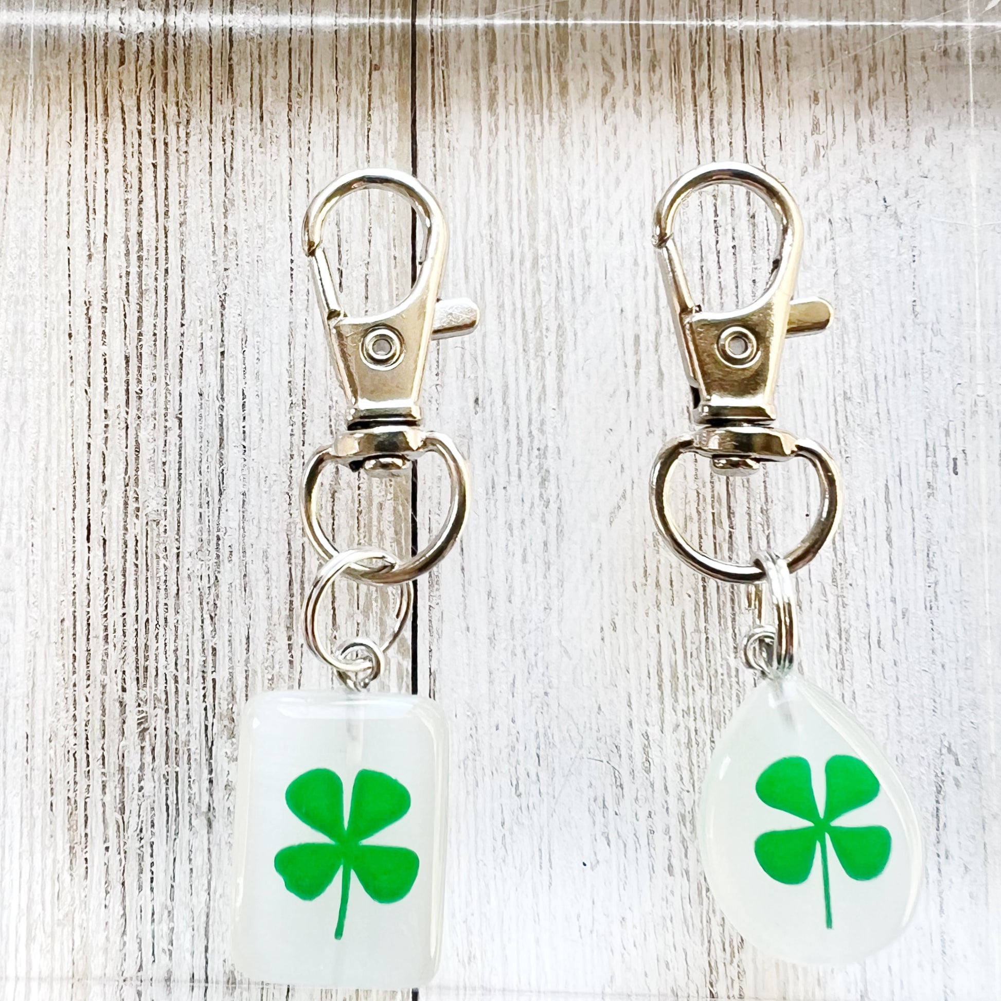 Shamrock Purse Charm – St. Patrick’s Day Keychain with Four-Leaf Clover Design