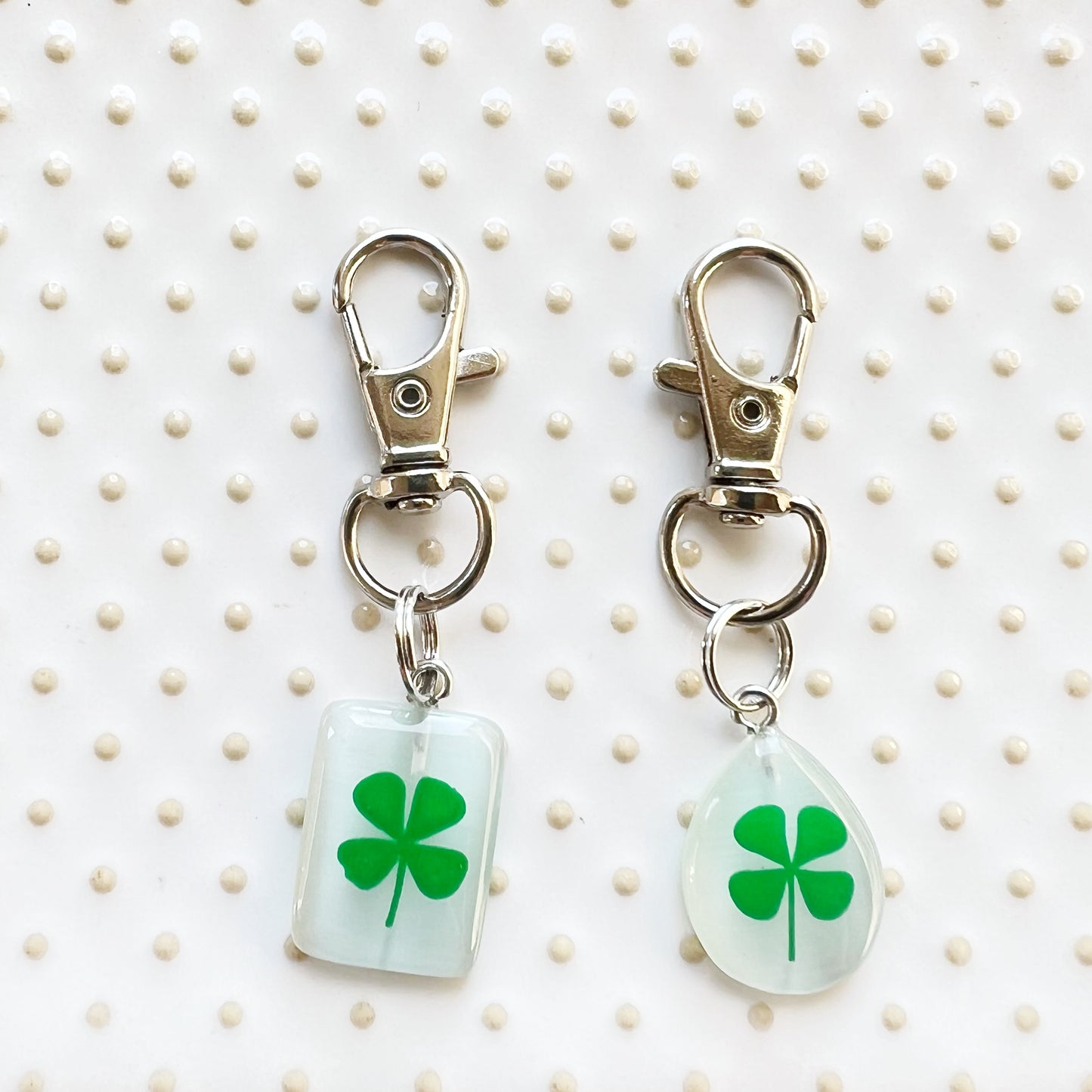 Shamrock Purse Charm – St. Patrick’s Day Keychain with Four-Leaf Clover Design