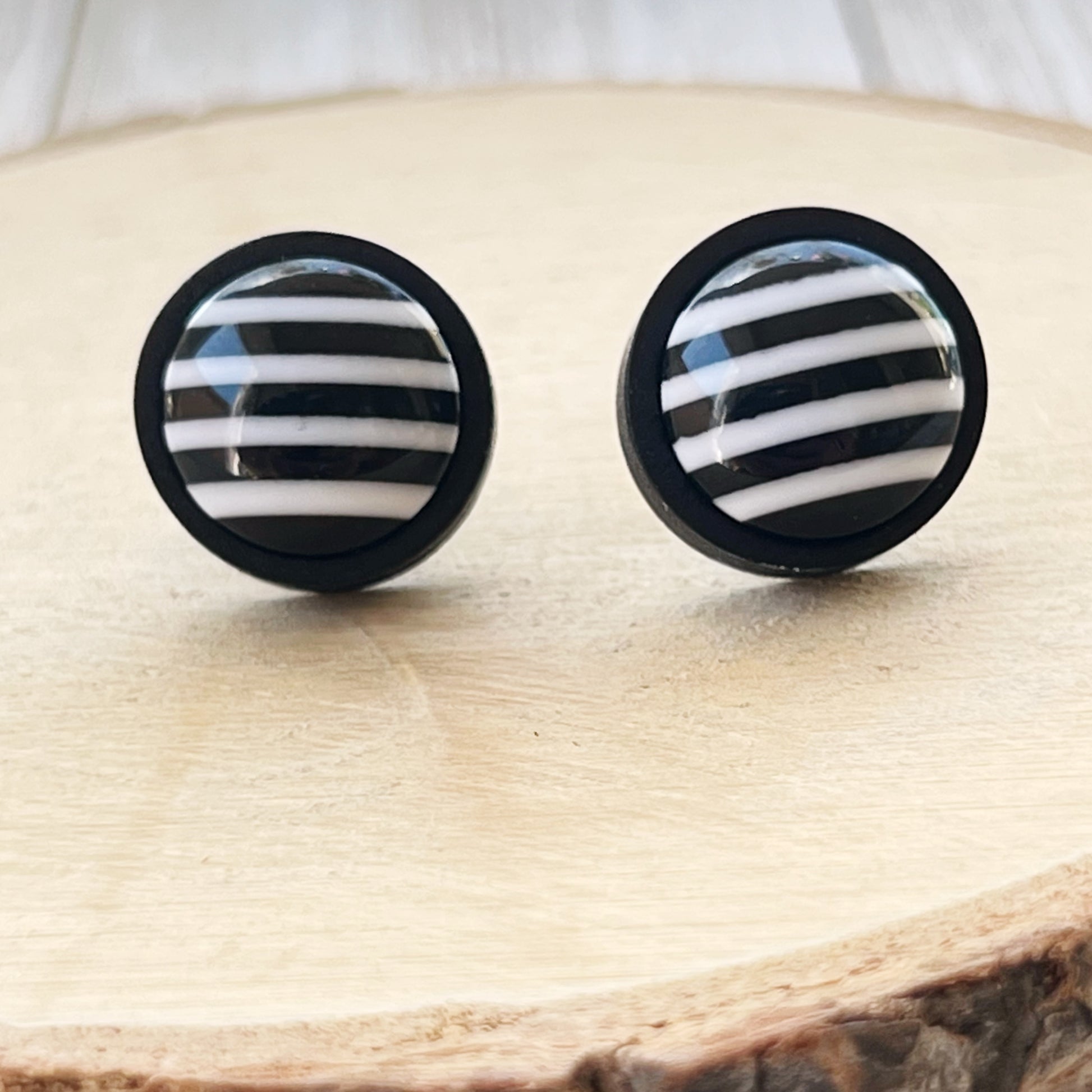 Black & White Stripe Stud Earrings – Bold Acrylic Retro Earrings in Wood