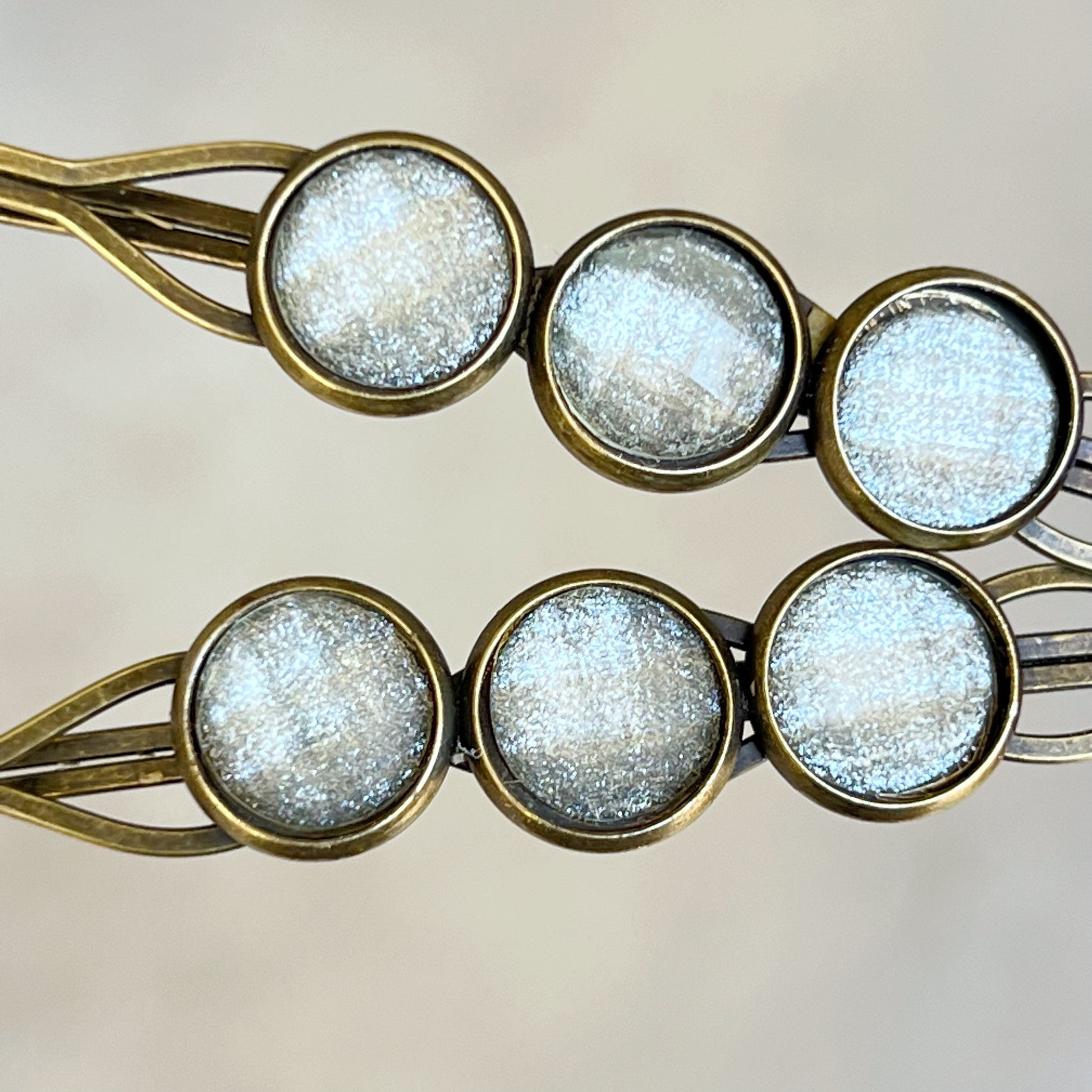 White Glitter Acrylic Hair Pins: Sparkling Accents for Elegant Hairstyles