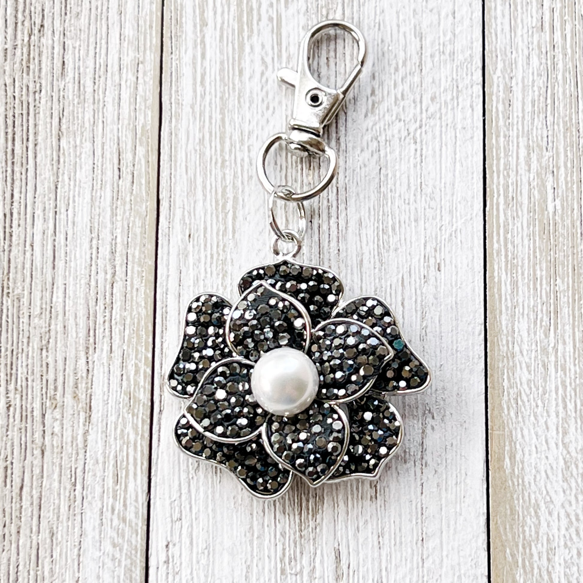 Flower Purse Charm with Rhinestones & Pearl: Elegant Accessory for Your Bag